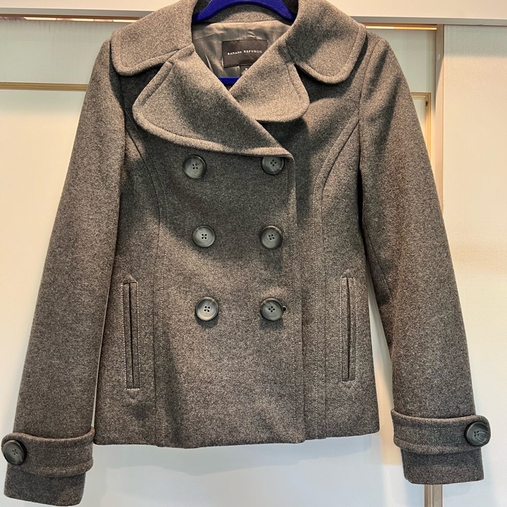 Vintage-style Banana Republic dbl breasted gray wool coat. Like-new fully lined